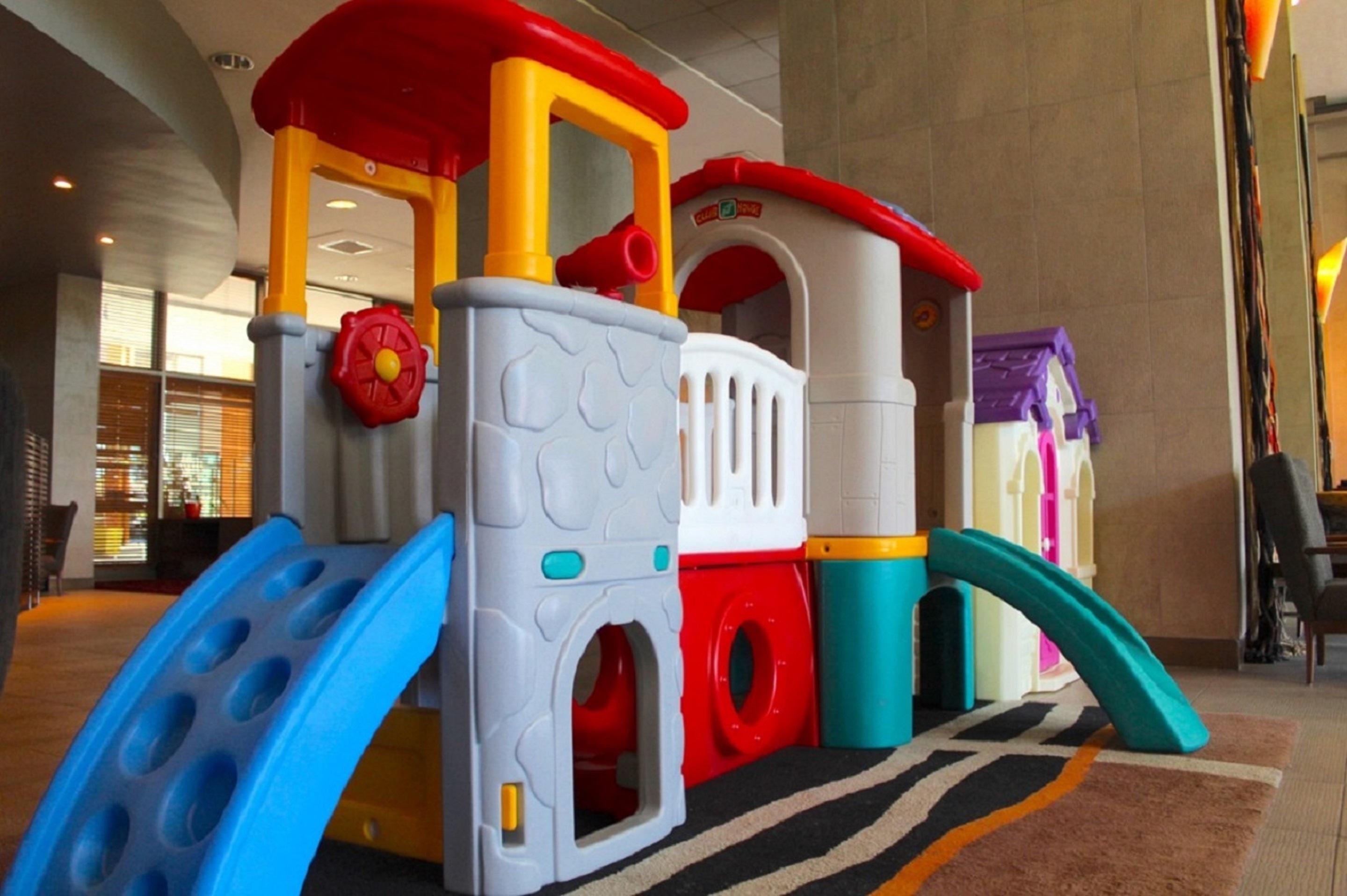Sonesta Hotel 오소르노 외부 사진 A playground in a shopping mall