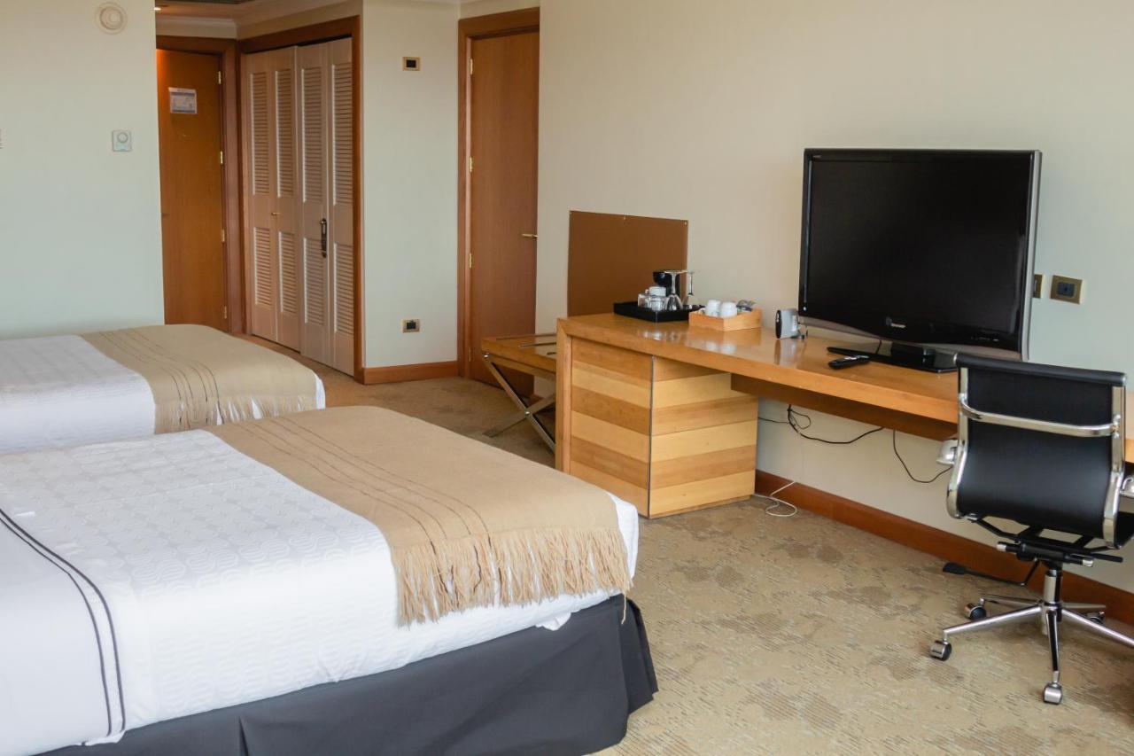 Sonesta Hotel 오소르노 외부 사진 A room at the hotel