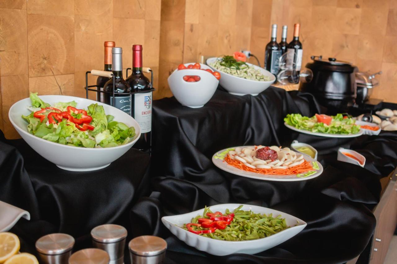 Sonesta Hotel 오소르노 외부 사진 A salad bar